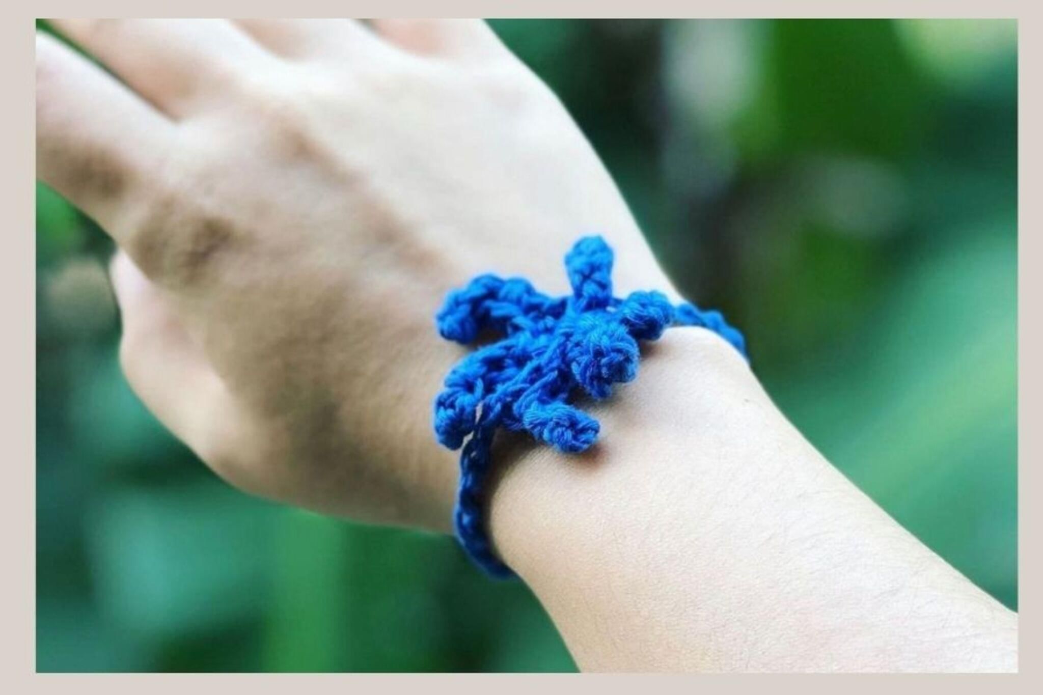 how-to-make-a-yarn-bracelet-diy